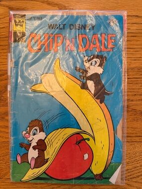 Walt Disney Chip 'n' Dale Comic Book - 1975 Bright Blue Yellow Red Cover
